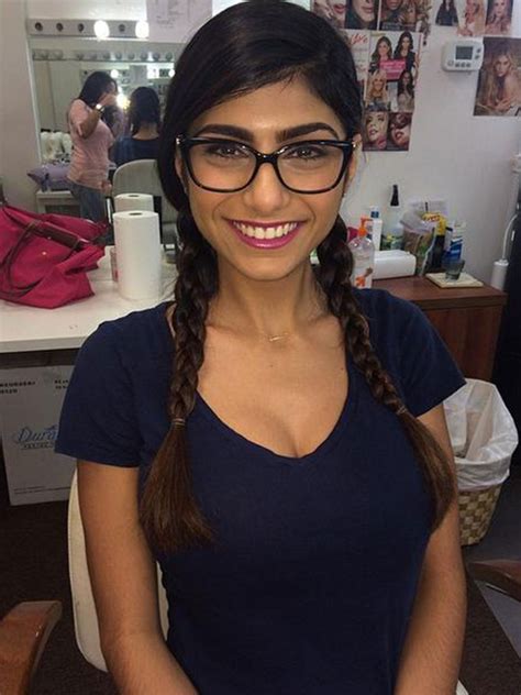 mia khalifa porn pictures